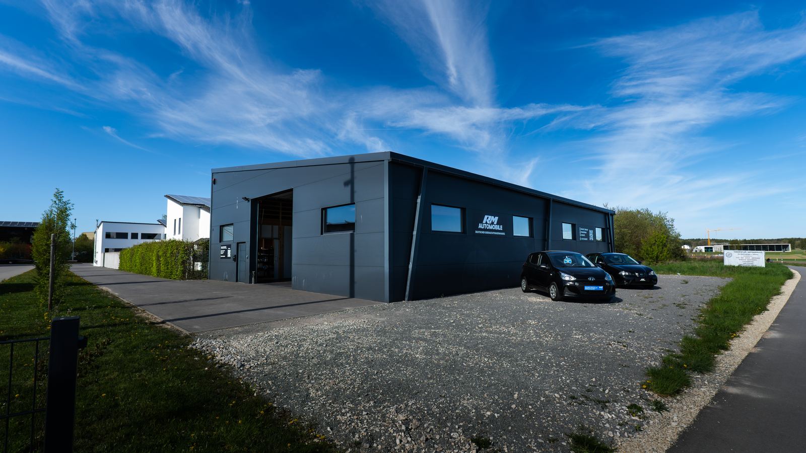 R&M Automobile Halle in Hemau